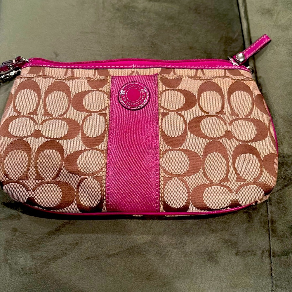 COACH Signature LARGE Wristlet !